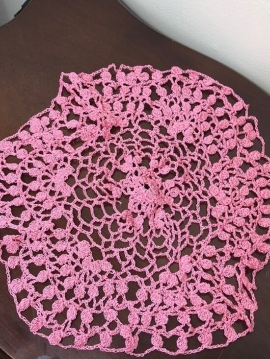 Handmade pink delicate crochet doily - Picture 1 of 2